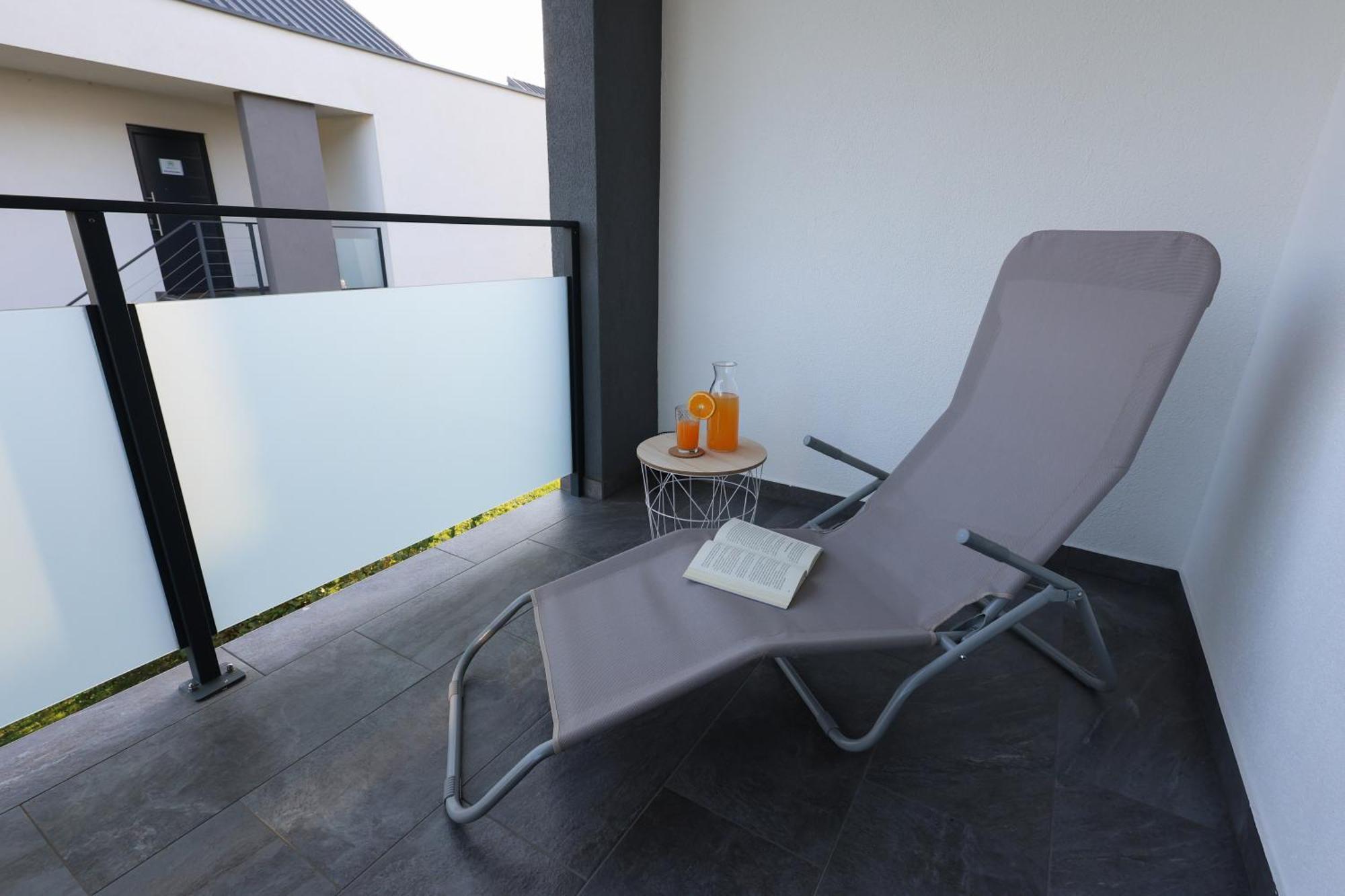 White Mountain Apartment Banovci Exterior foto